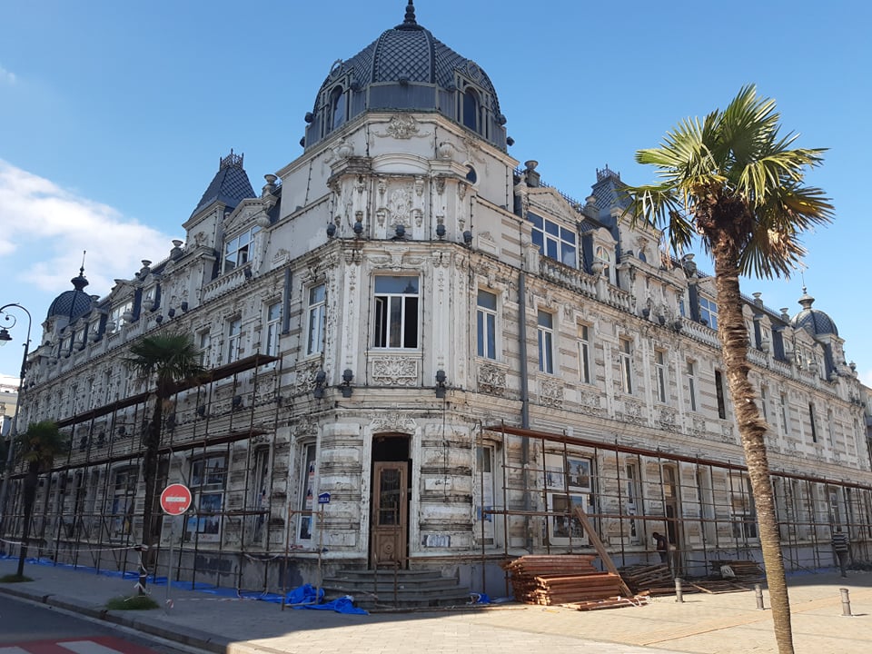 Rehabilitation of the so- called first pharmacy on Europe Square started